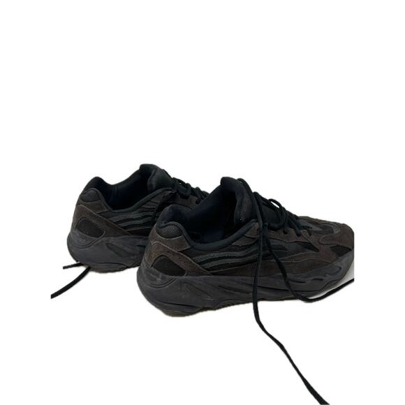 adidas Yeezy Boost 700 V2 Vanta Mens 10.5 main image 4
